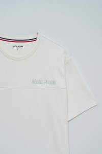 T-SHIRT WITH BRANDING