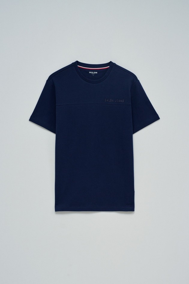 T-SHIRT MIT BRANDING
