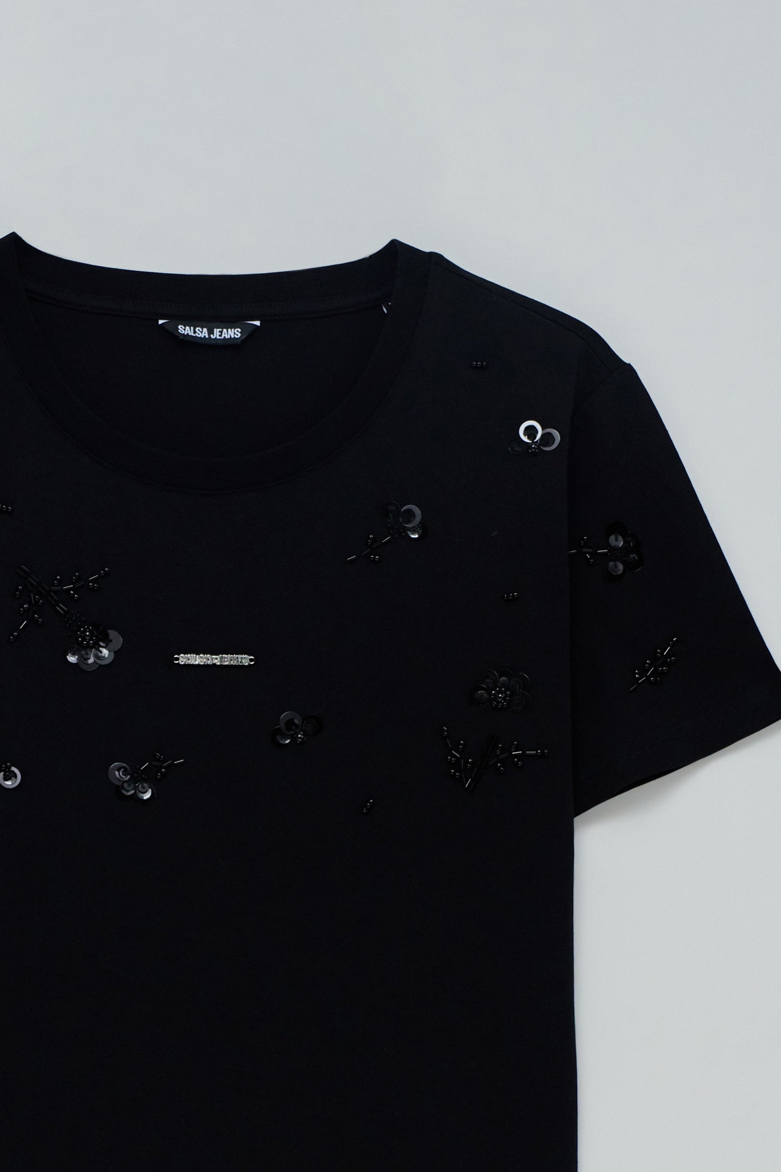 T-SHIRT WITH BEADS