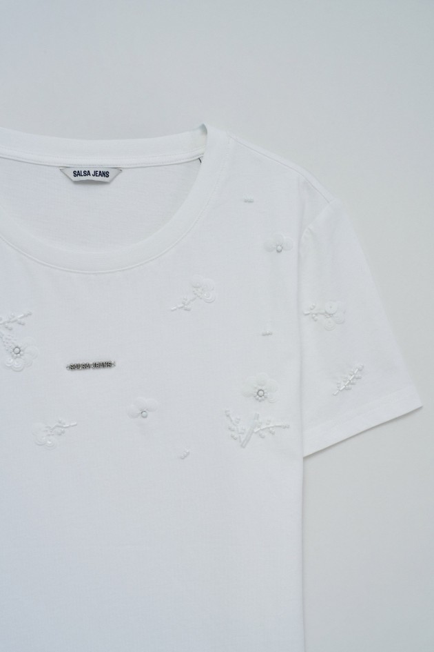 T-SHIRT WITH BEADS