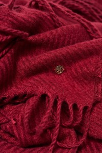 SCARF WITH FRINGES