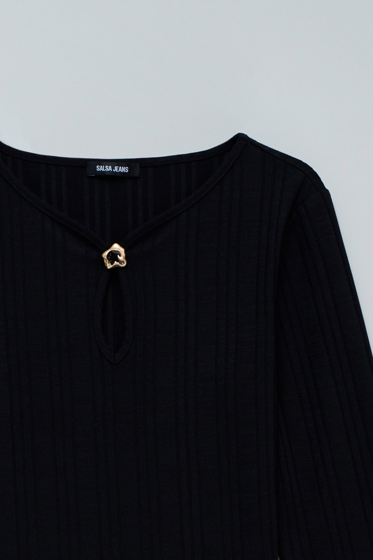 PULL EN MAILLE CTELE