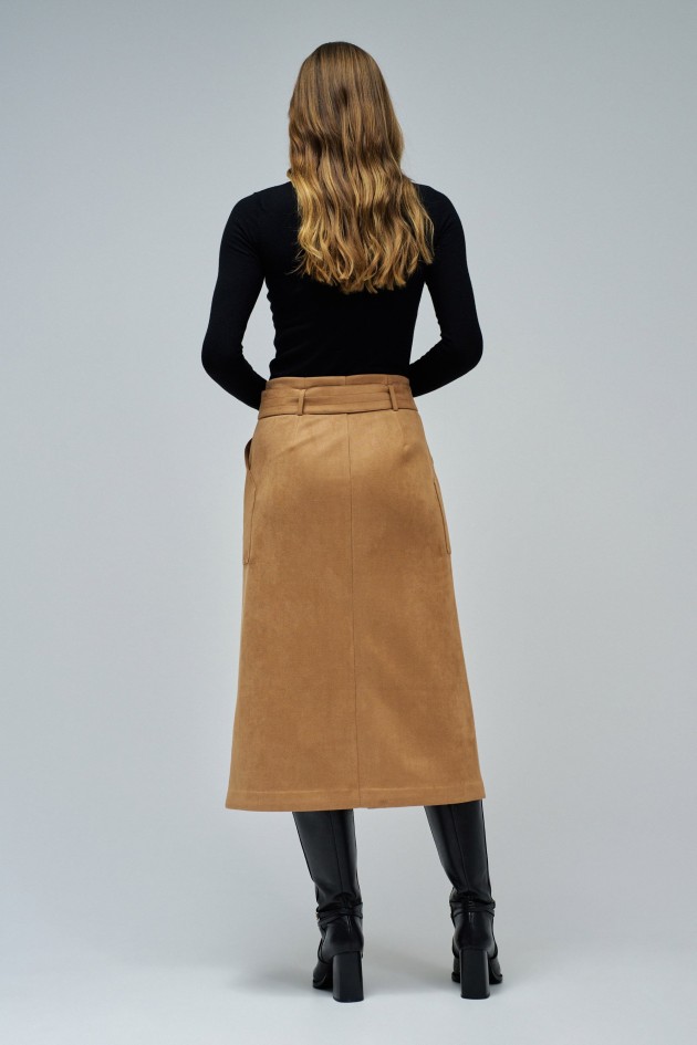 SAIA MIDI EM SUEDE