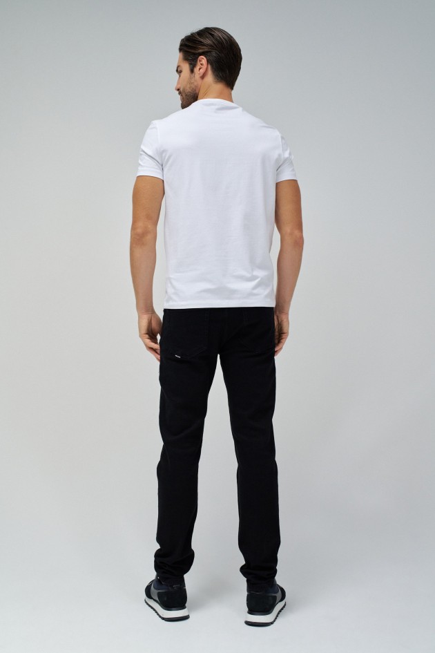 T-SHIRT WITH BRANDING