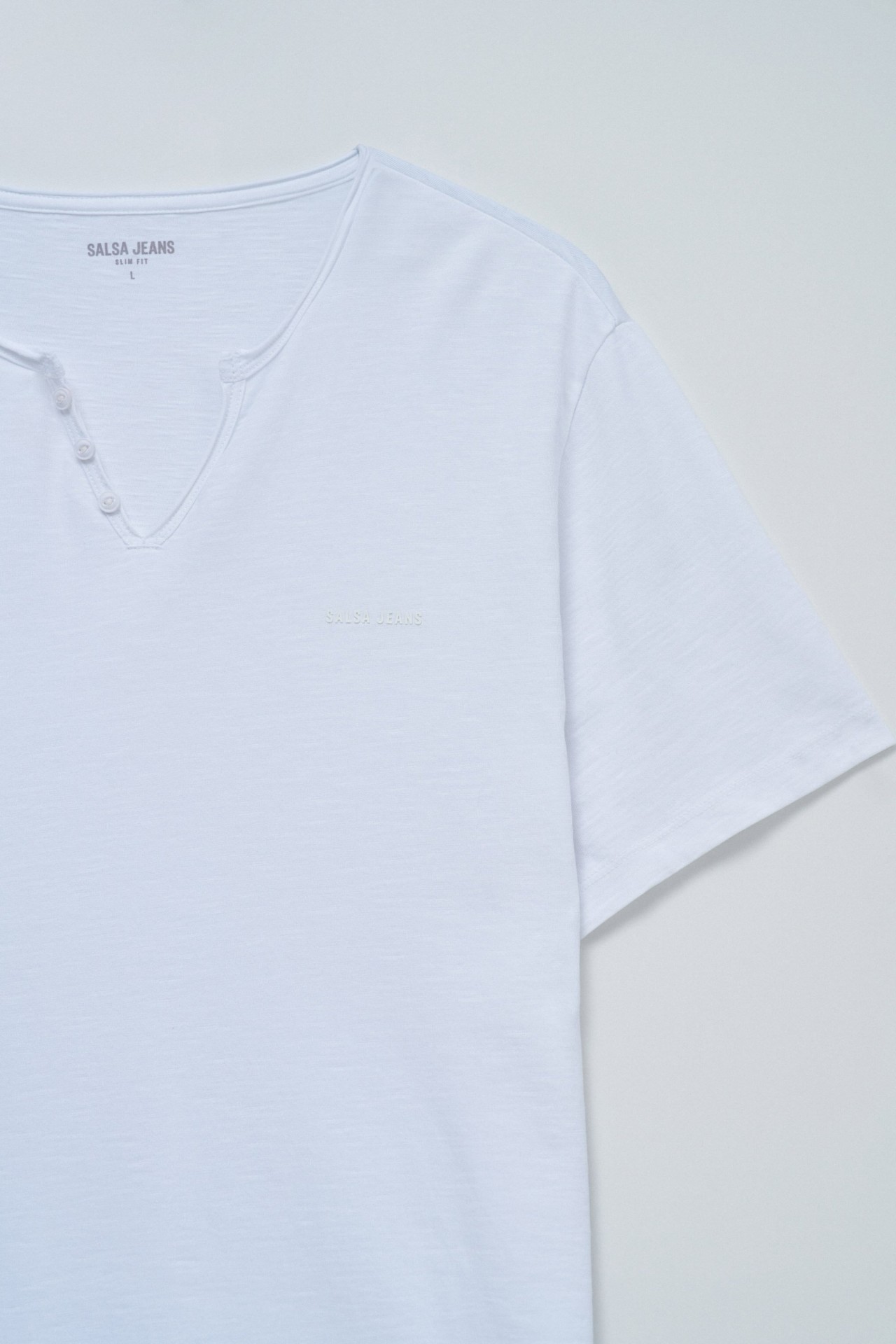 T-SHIRT WITH BRANDING