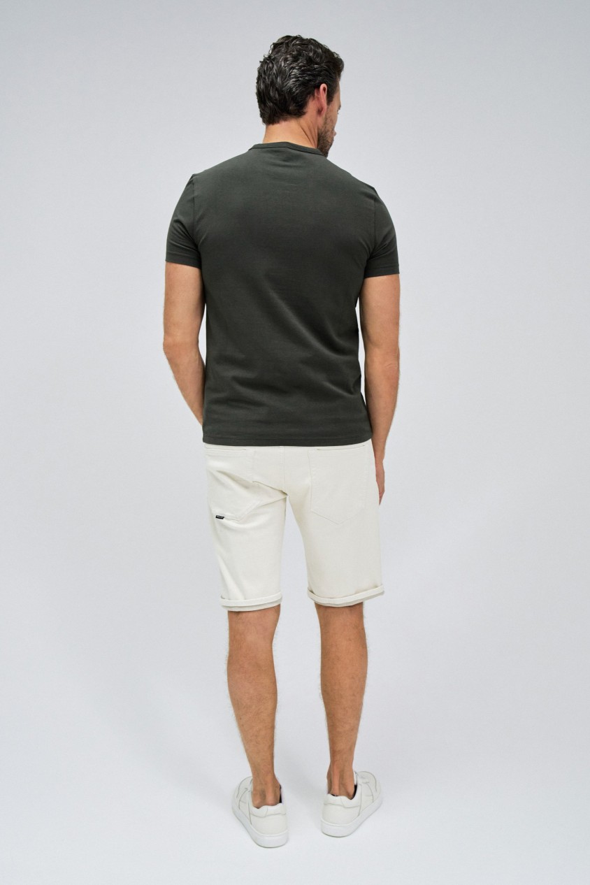 T-SHIRT MIT BRANDING