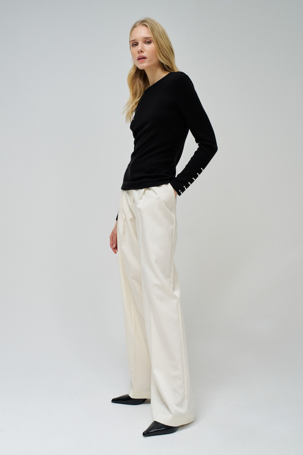 FINE RIBBED KNIT SWEATER