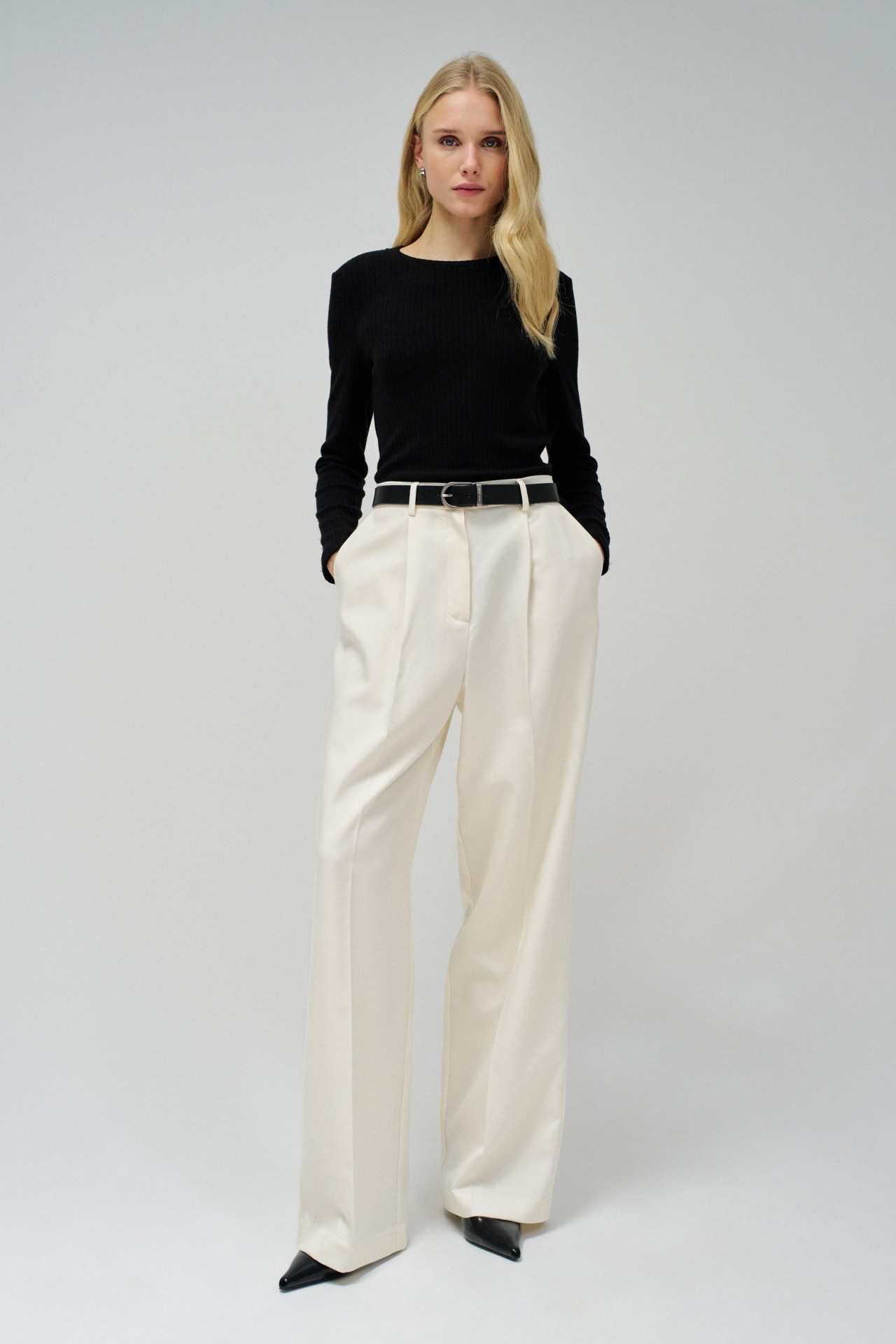 FINE RIBBED KNIT SWEATER