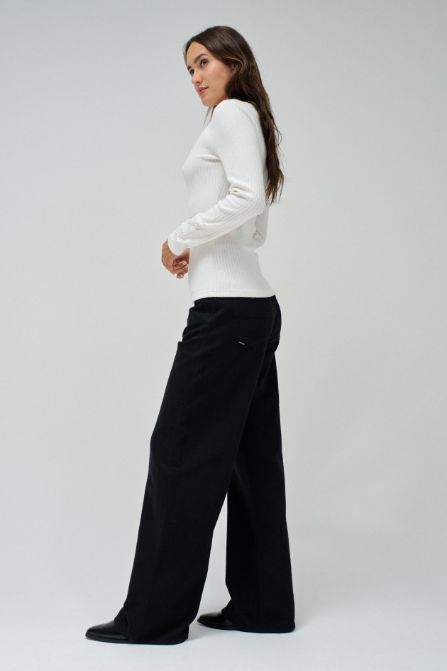 FINE RIBBED KNIT SWEATER