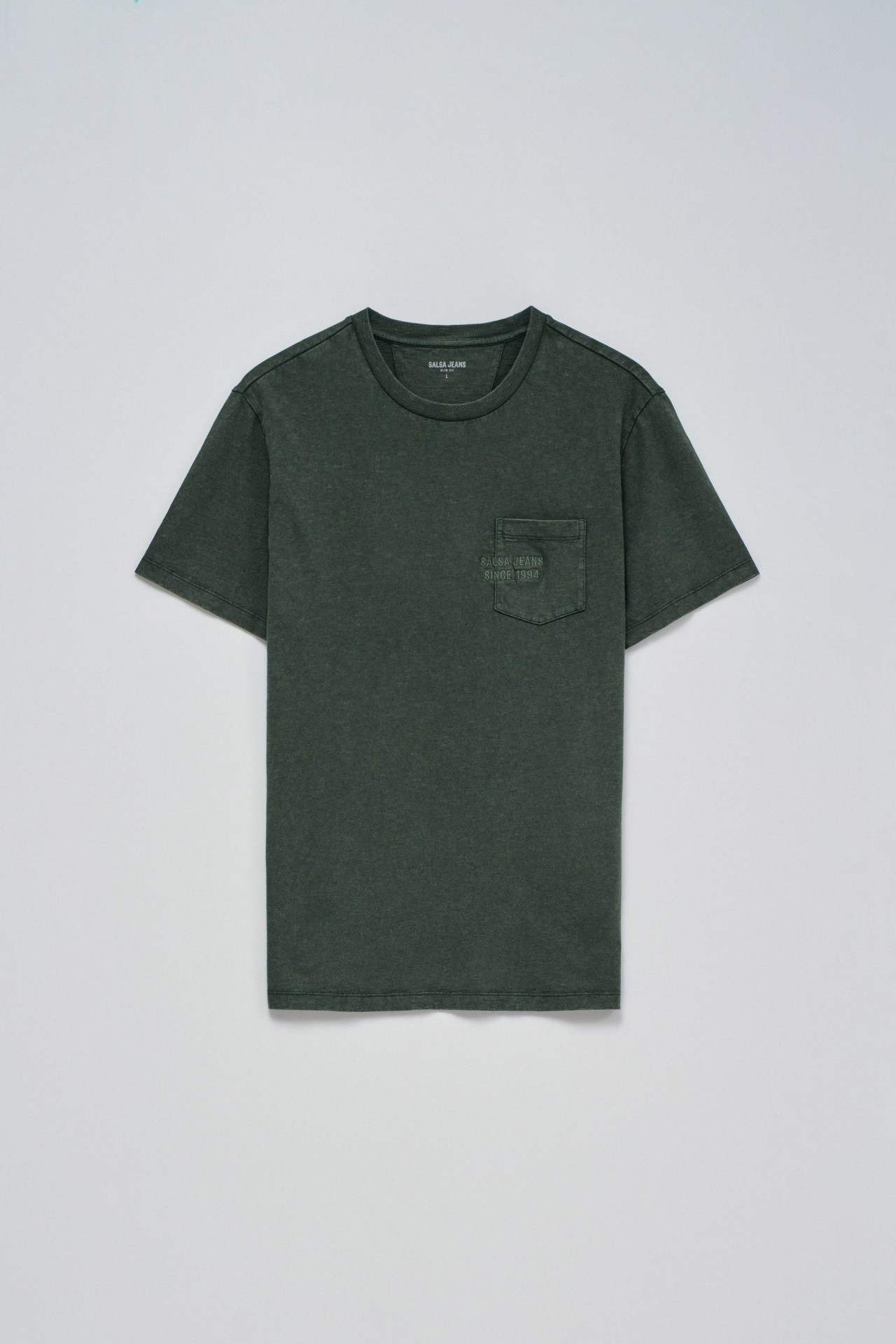 T-SHIRT WITH BRANDING