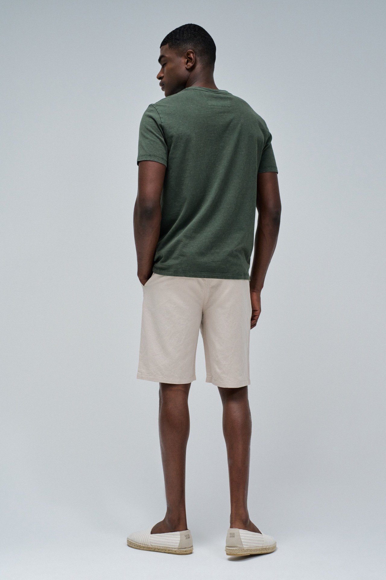 T-SHIRT WITH BRANDING