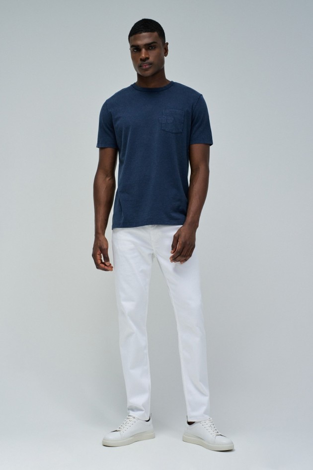 T-SHIRT WITH BRANDING