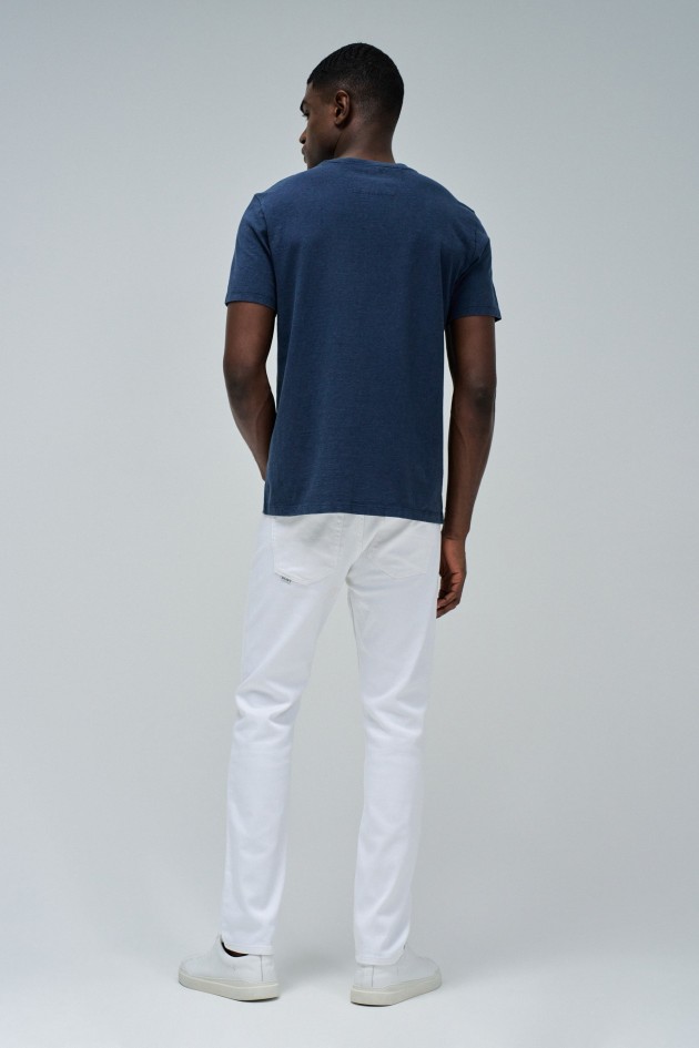 T-SHIRT WITH BRANDING