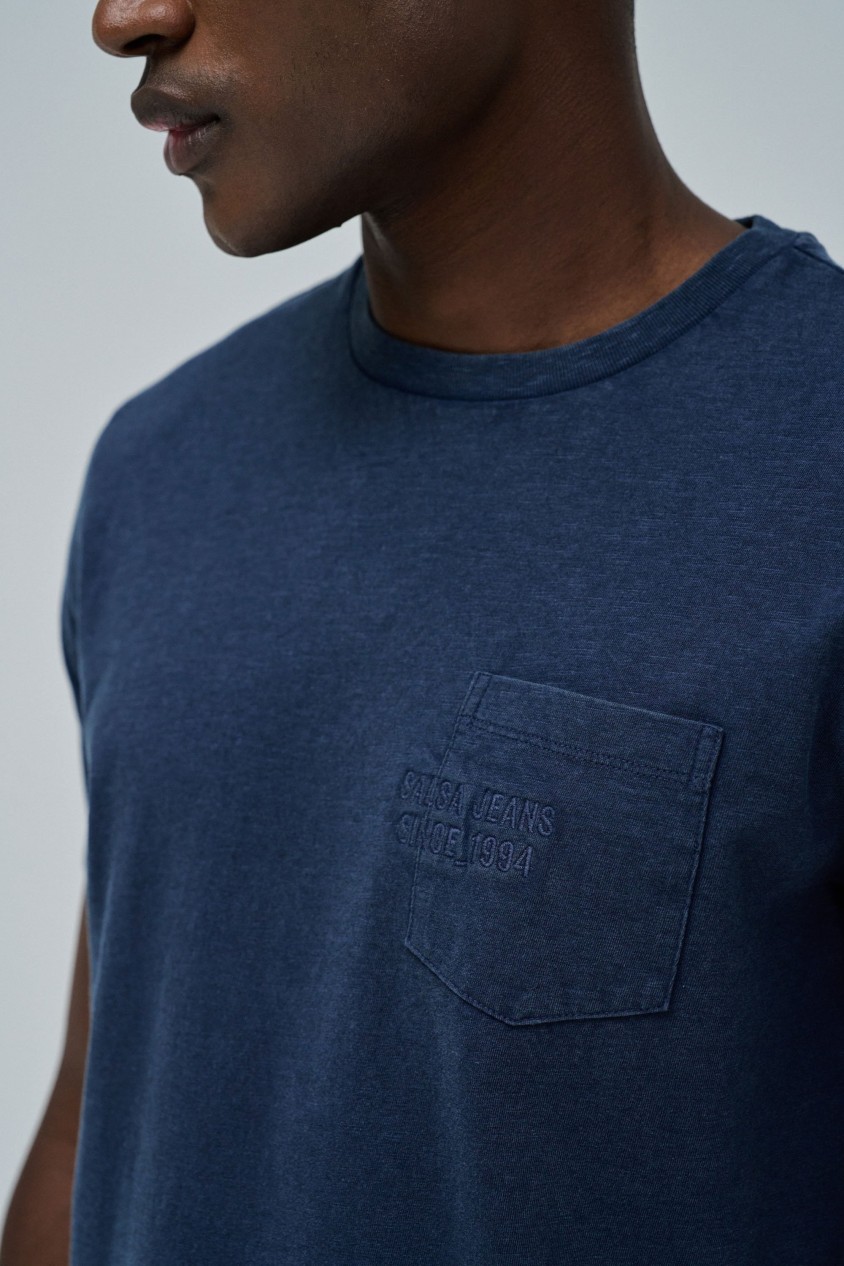 T-SHIRT WITH BRANDING