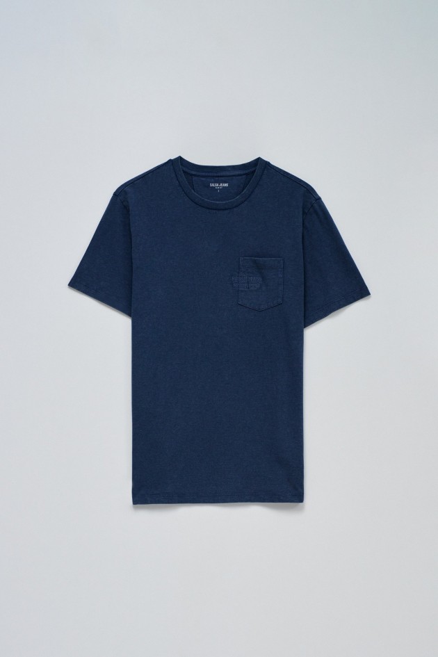 T-SHIRT WITH BRANDING