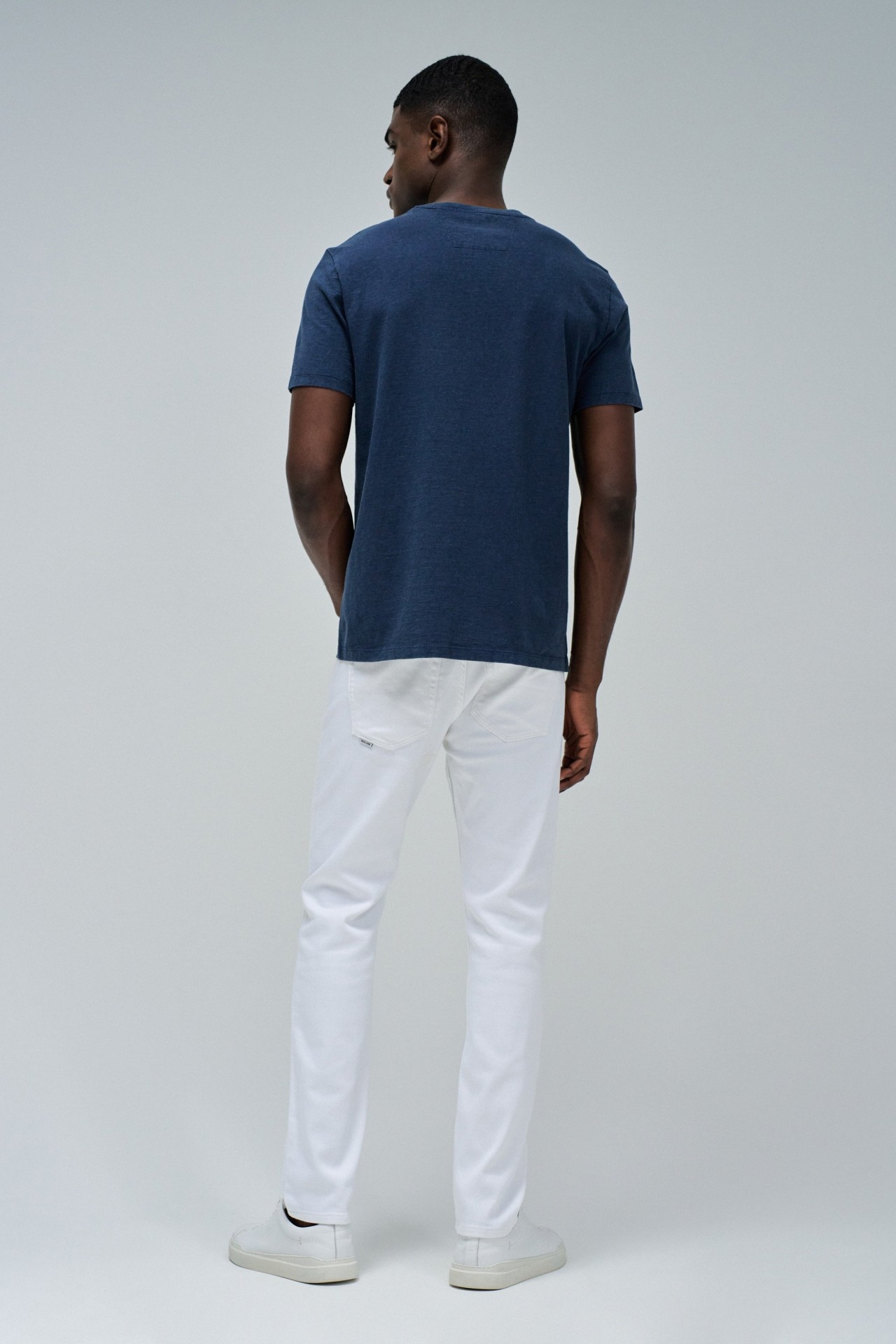 T-SHIRT WITH BRANDING