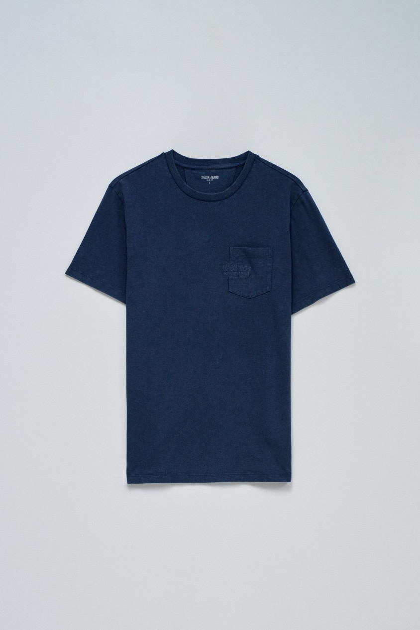 T-SHIRT WITH BRANDING