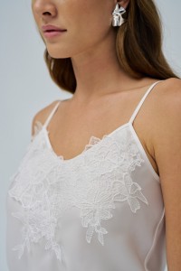 TOP ACETINADO COM RENDA