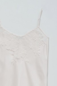 TOP ACETINADO COM RENDA
