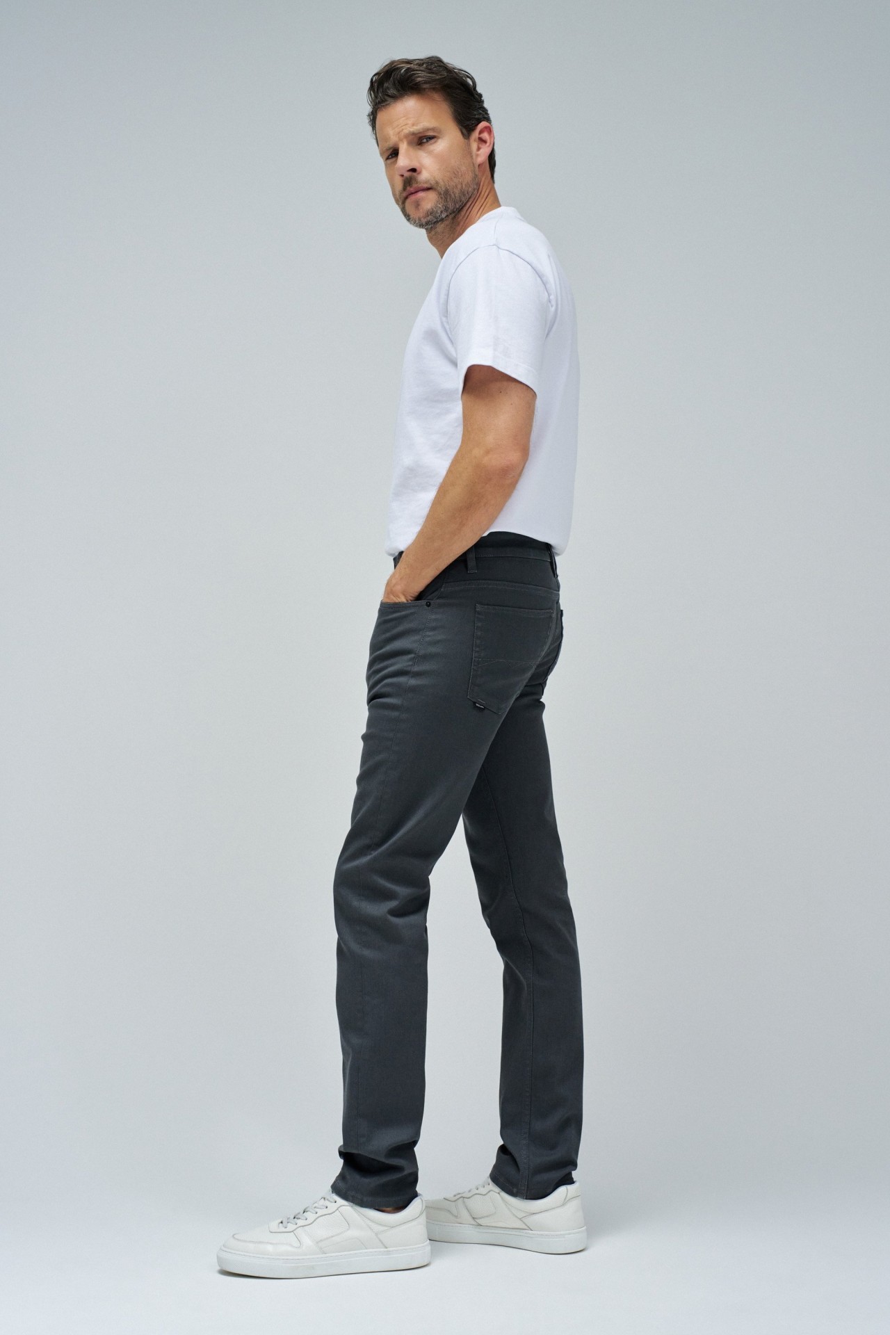 PANTALONES SLIM FIT S-ACTIV