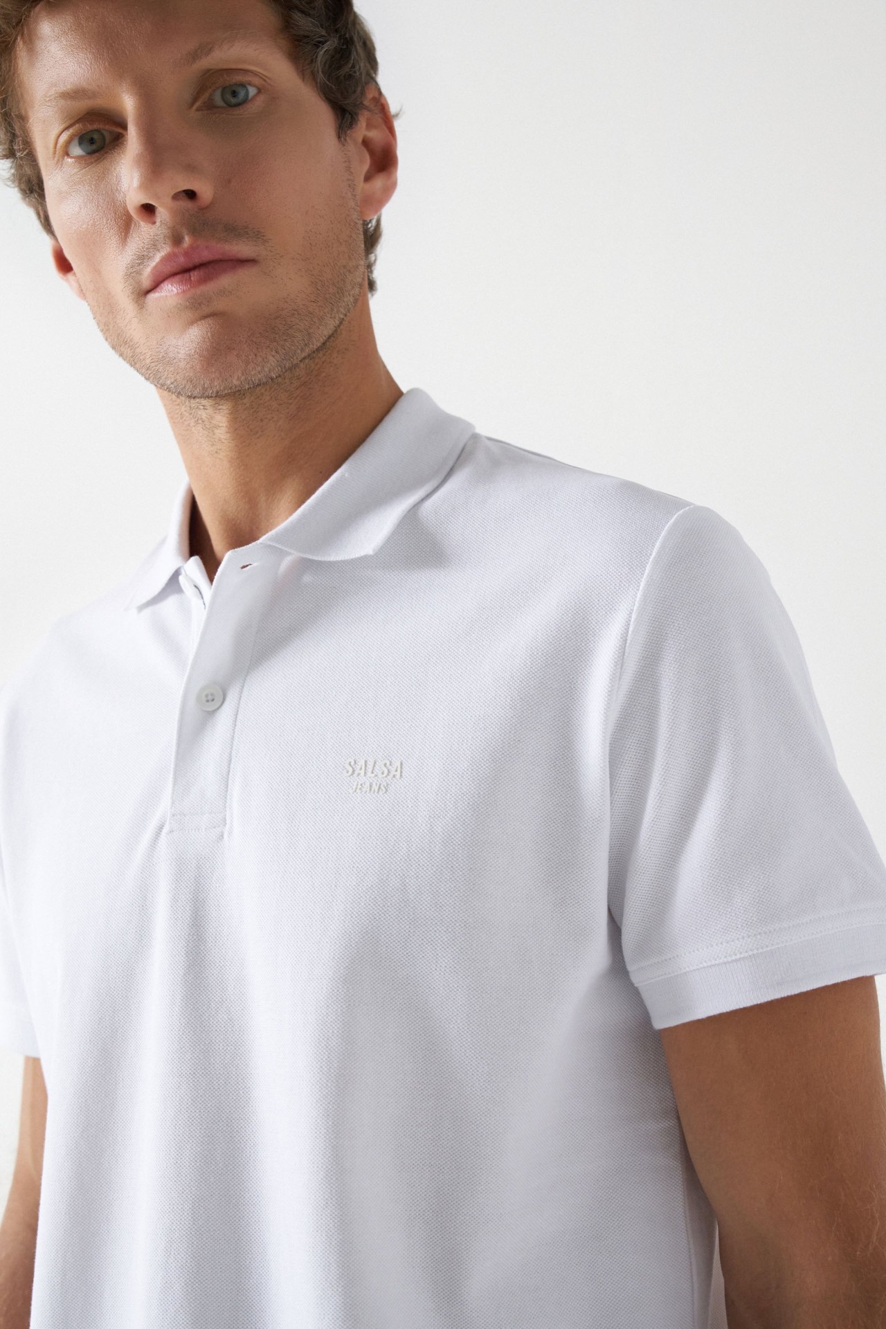 POLO WITH BRANDING DETAIL