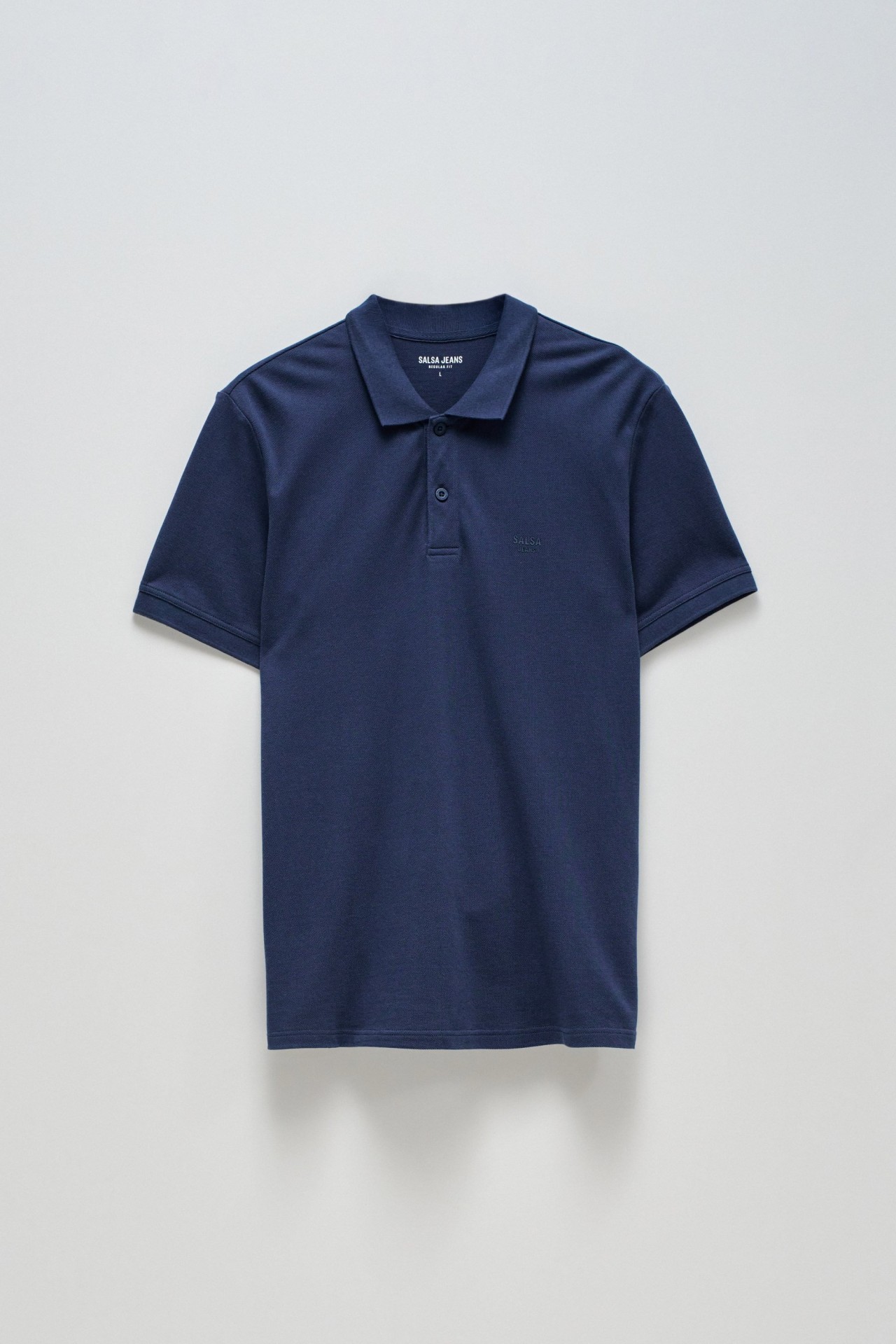 POLO WITH BRANDING DETAIL