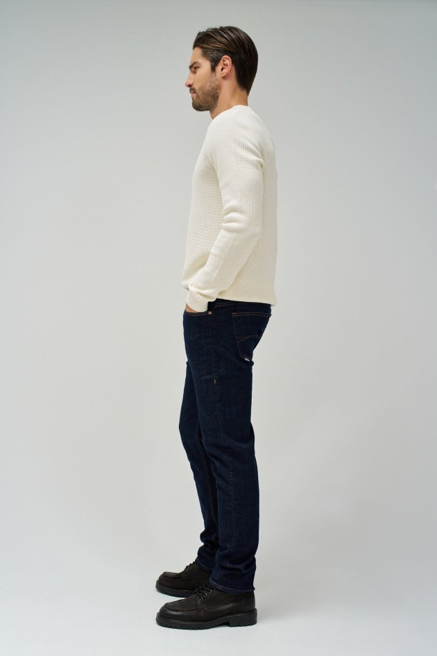 SLIM DENIM JEANS