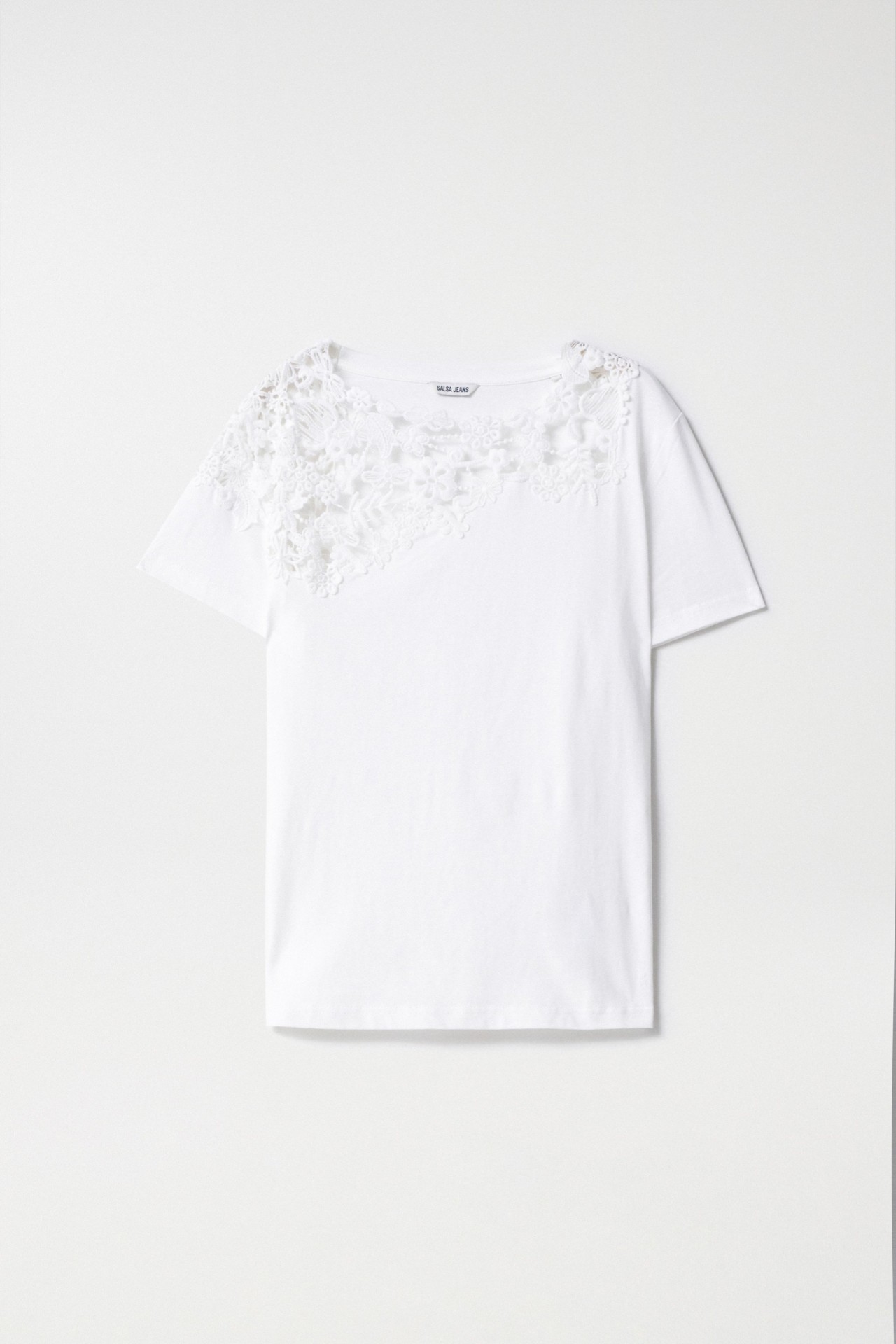 T-SHIRT WITH LACE