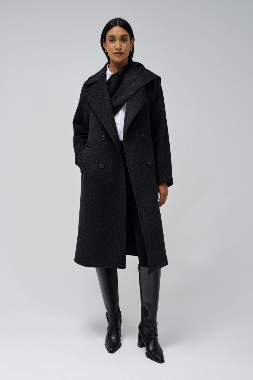 WOOLLEN COAT WITH REMOVABLE SCARF