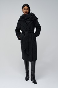 WOOLLEN COAT WITH REMOVABLE SCARF
