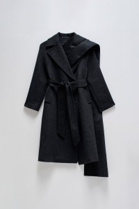 WOOLLEN COAT WITH REMOVABLE SCARF