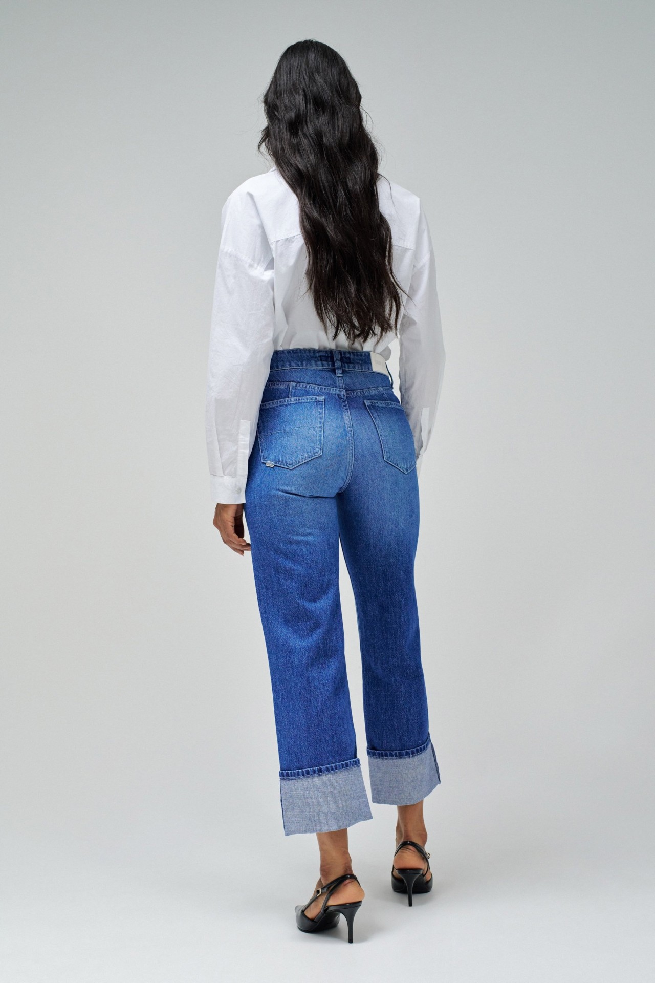 TRUE STRAIGHT JEANS