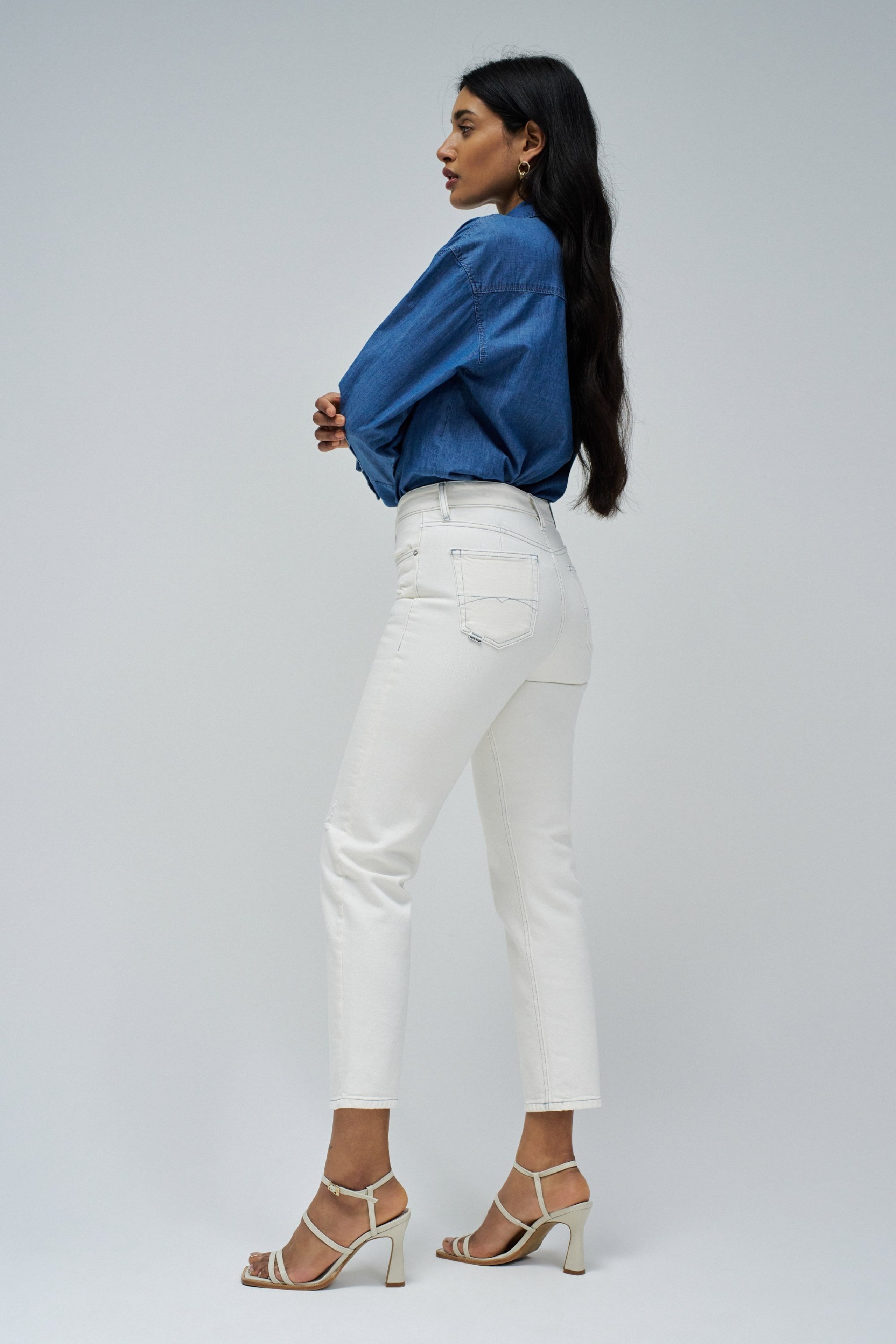 TRUE CROPPED SLIM JEANS