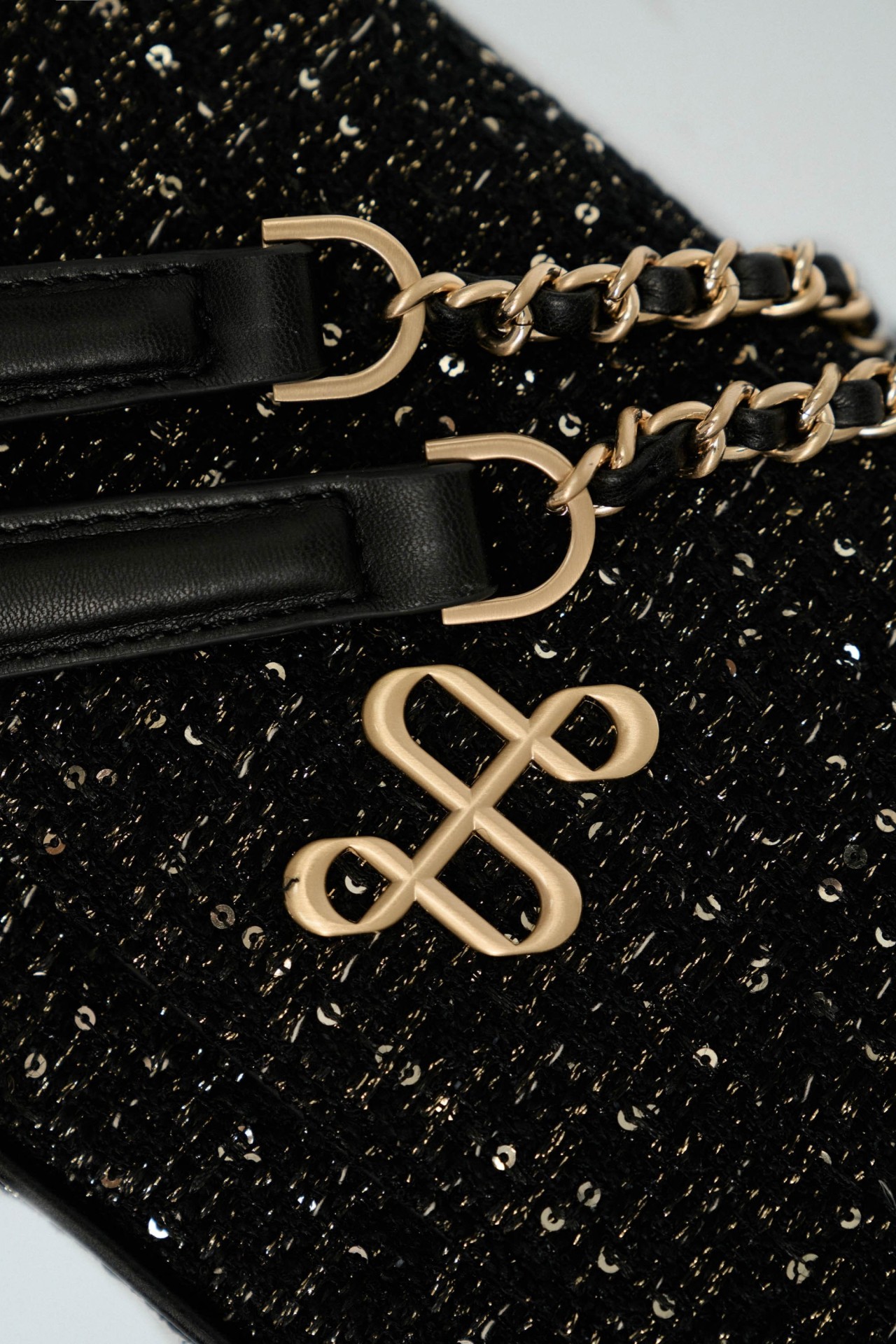 KLEINE TWEED MIT KETTE