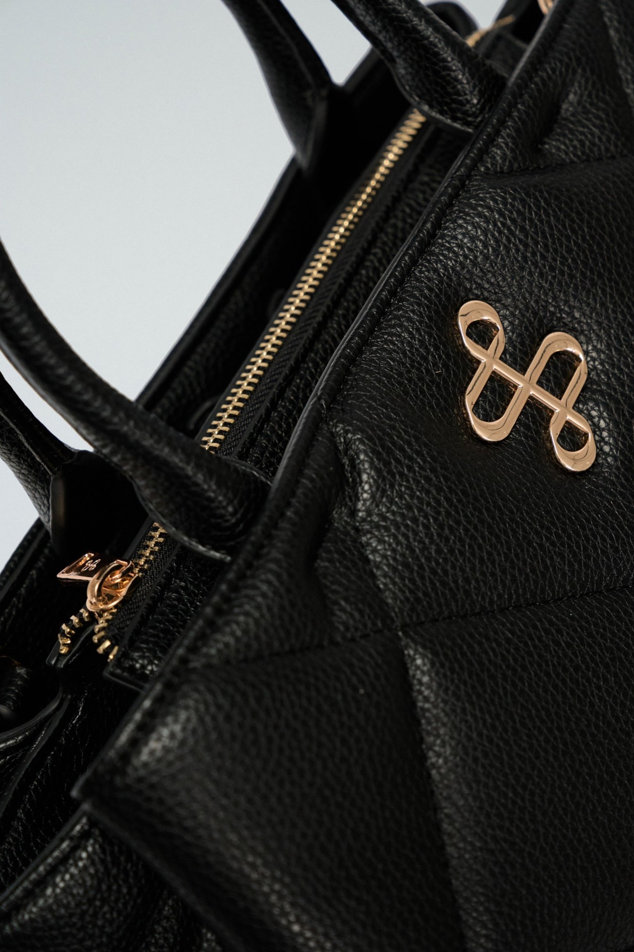 HANDTASCHE GEPOLSTERT