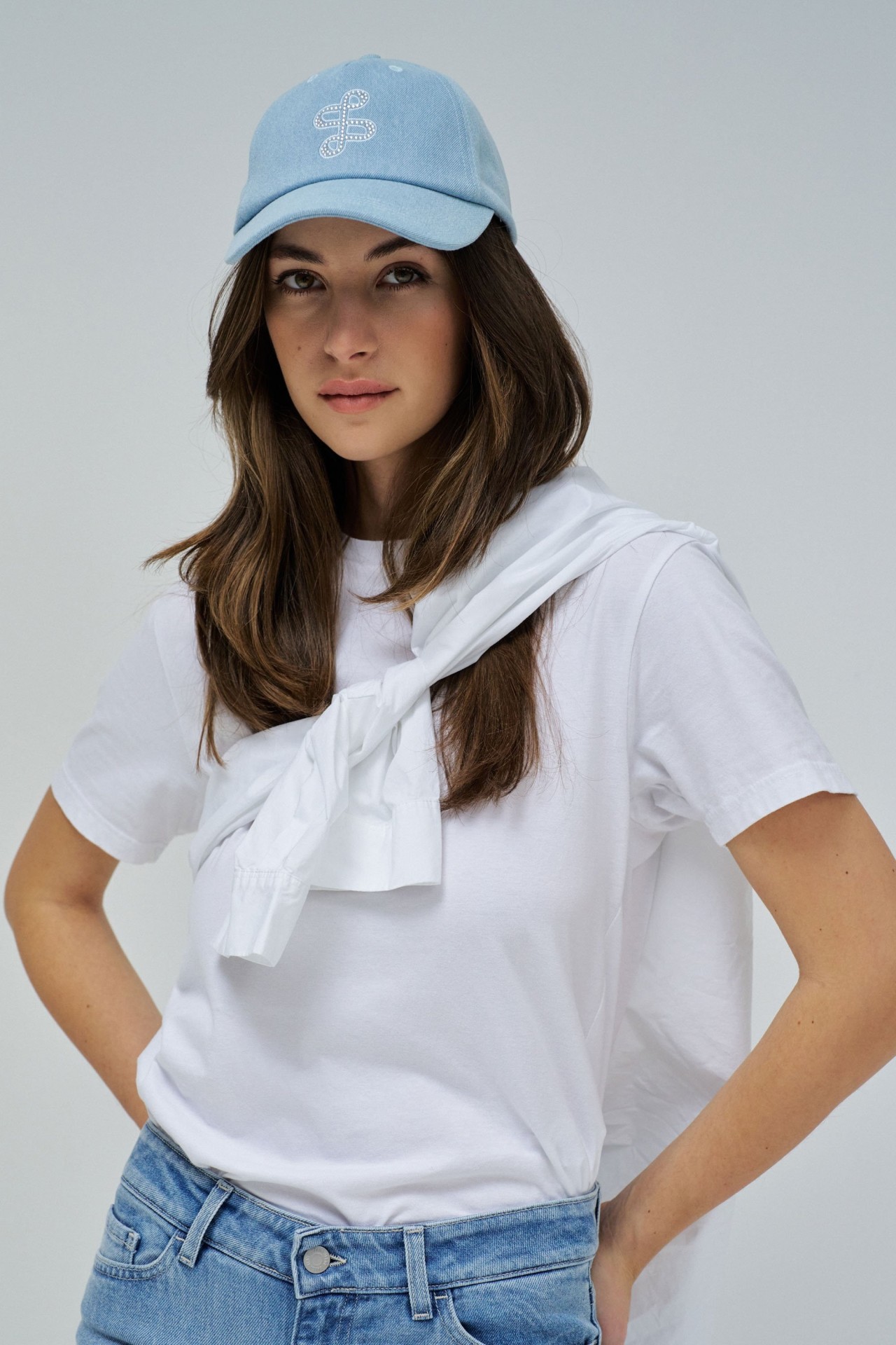 CAPPE AUS DENIM MIT BRANDING