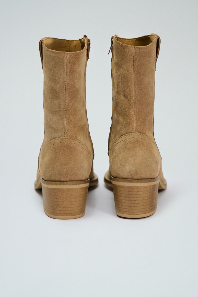 LEATHER COWBOY STYLE BOOTS