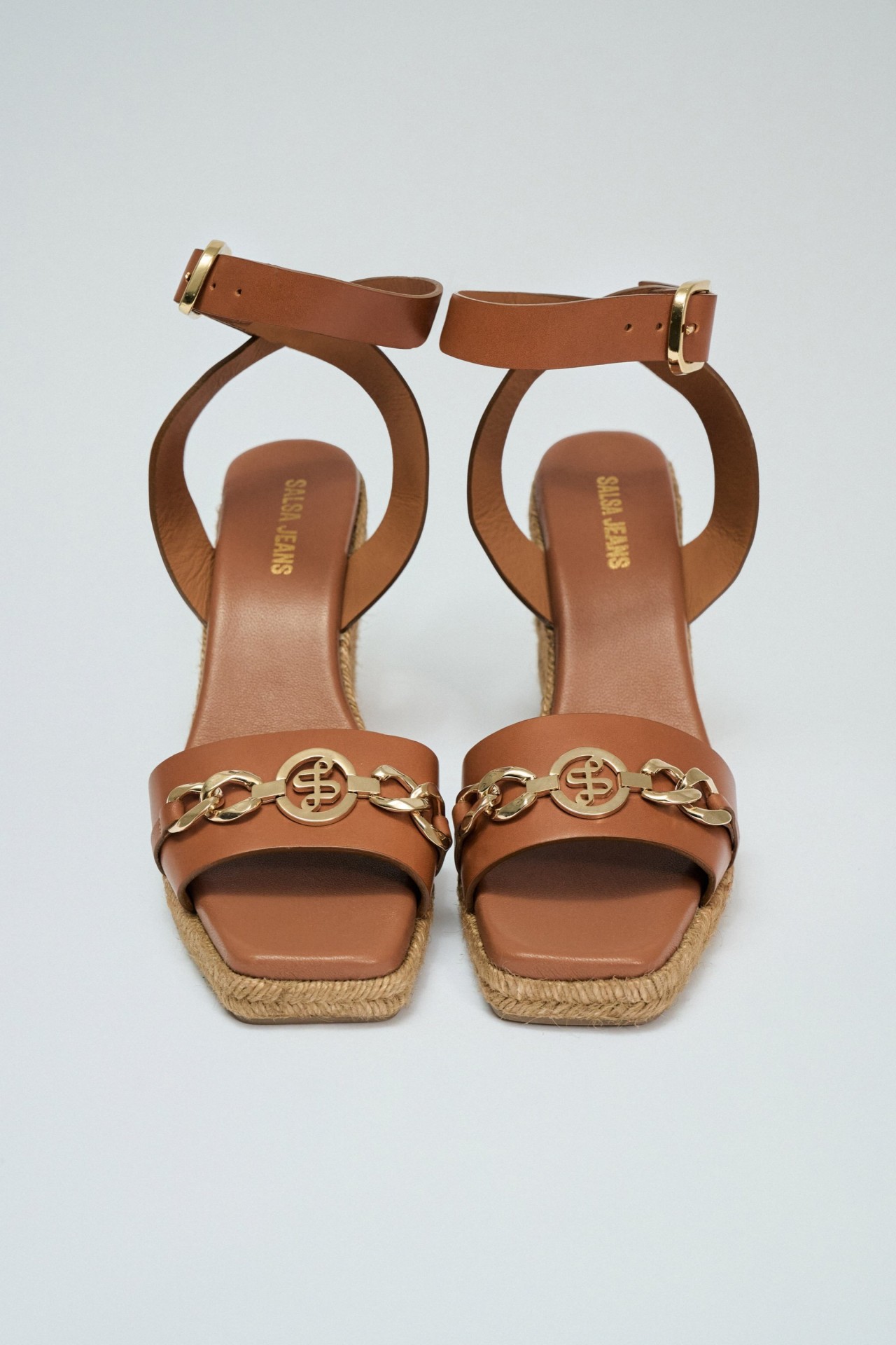 SANDALIAS DE PIEL CON CUA