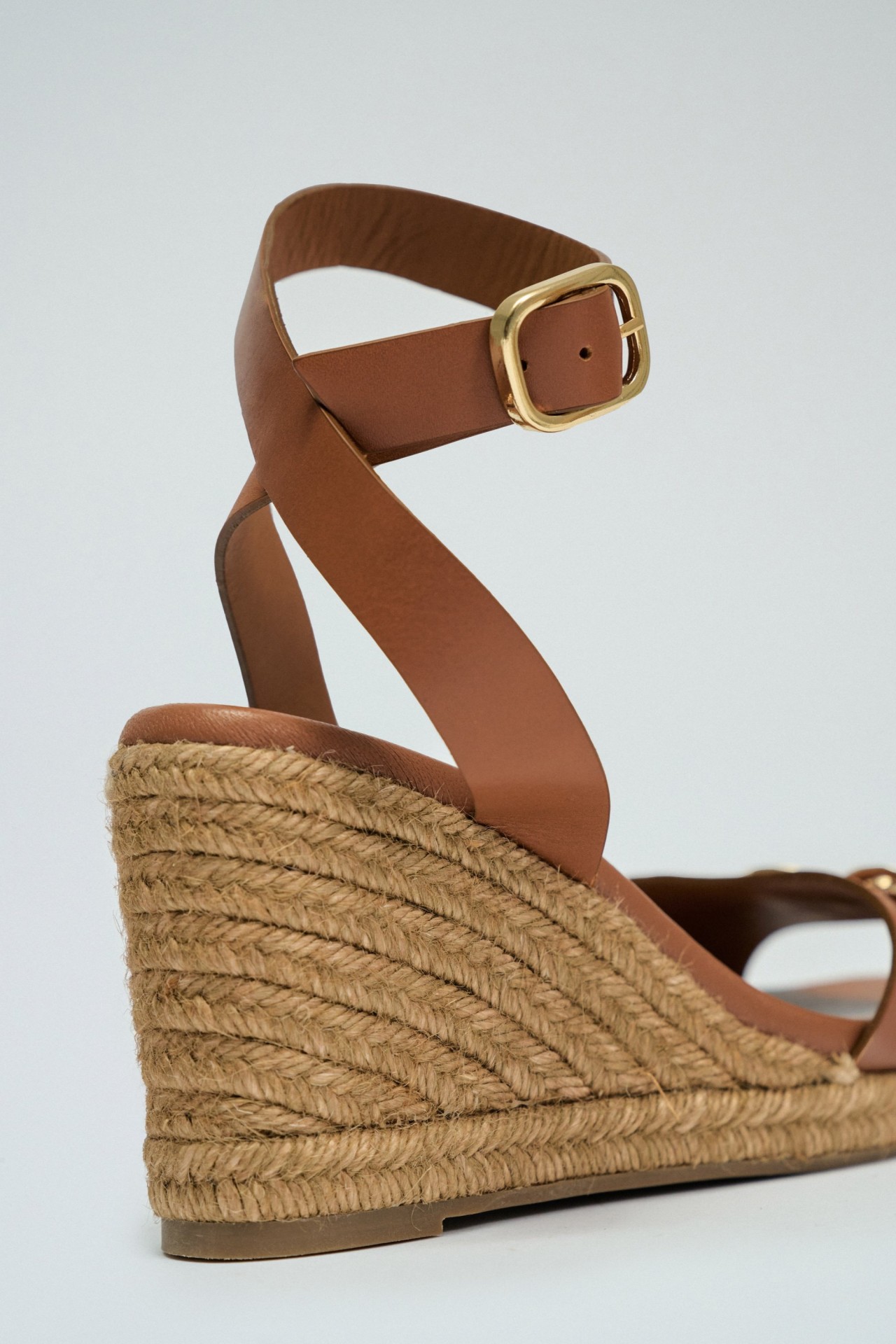 SANDALIAS DE PIEL CON CUA