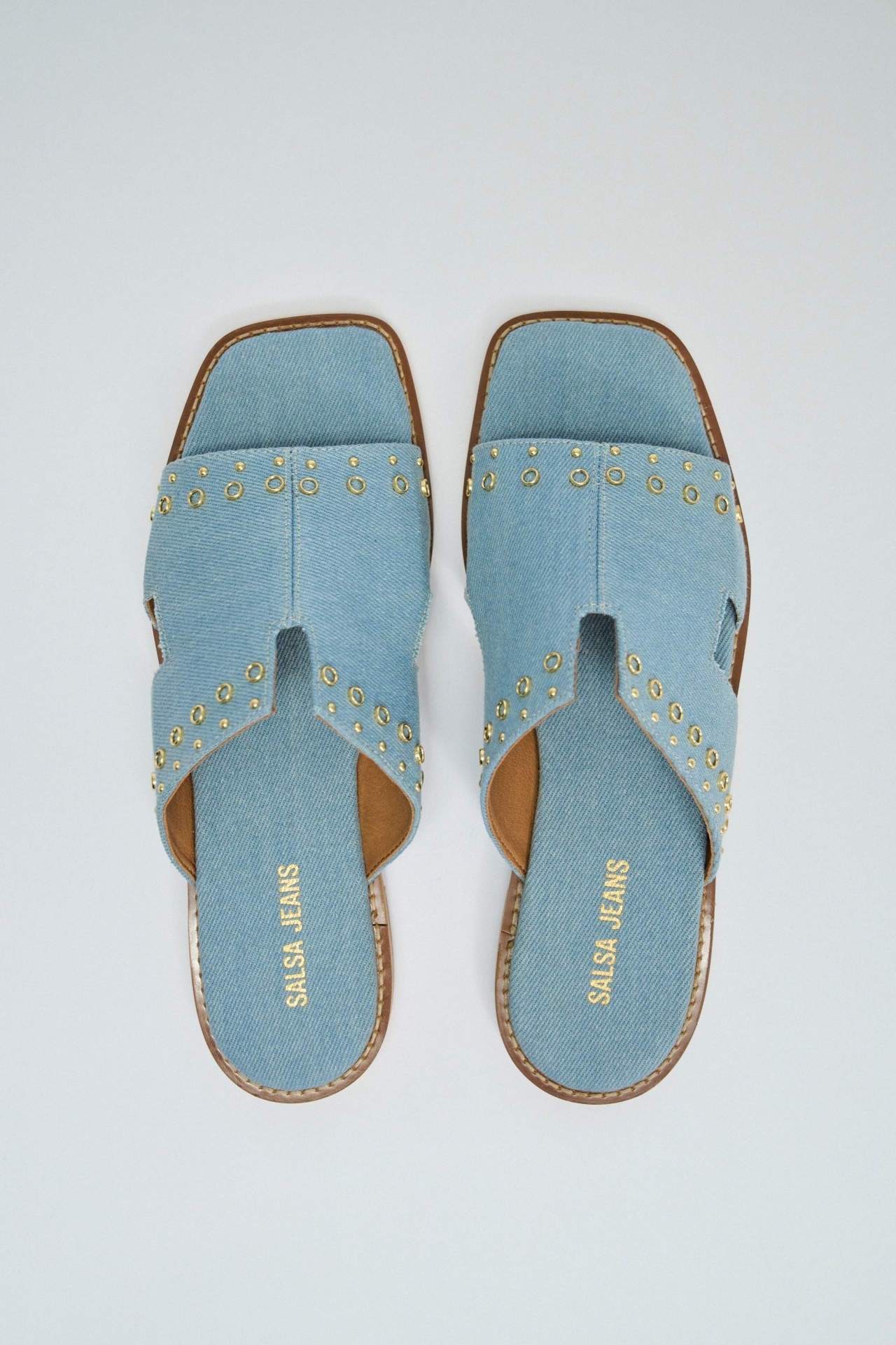 SANDLIAS RASAS EM DENIM