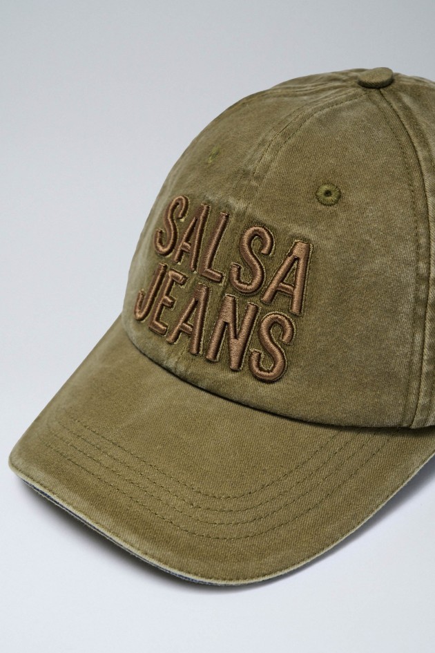 GORRA CON LOGO