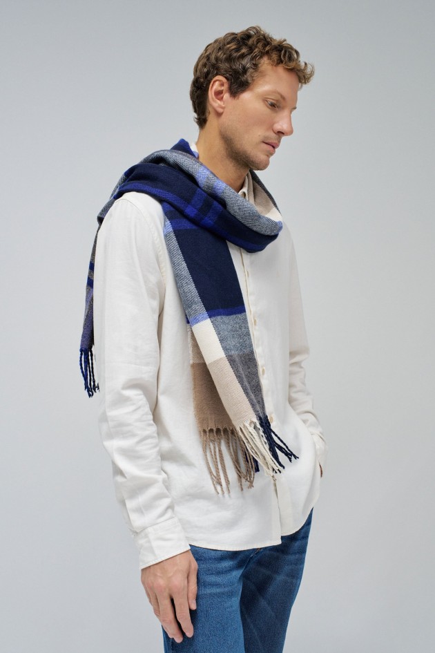 SCARF WITH CHECK PATTERN