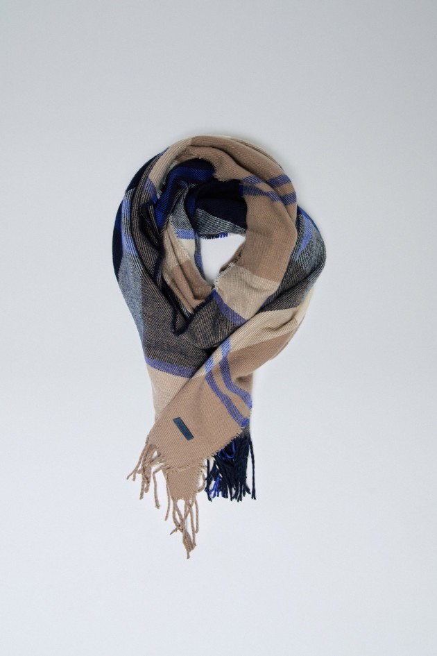 SCARF WITH CHECK PATTERN