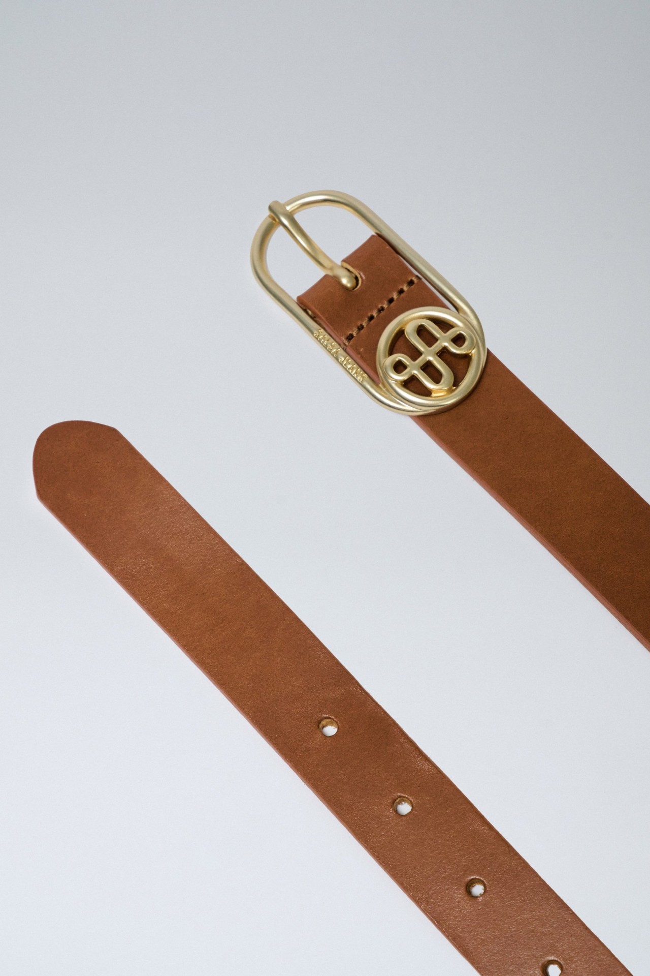 CINTO EM PELE COM BRANDING