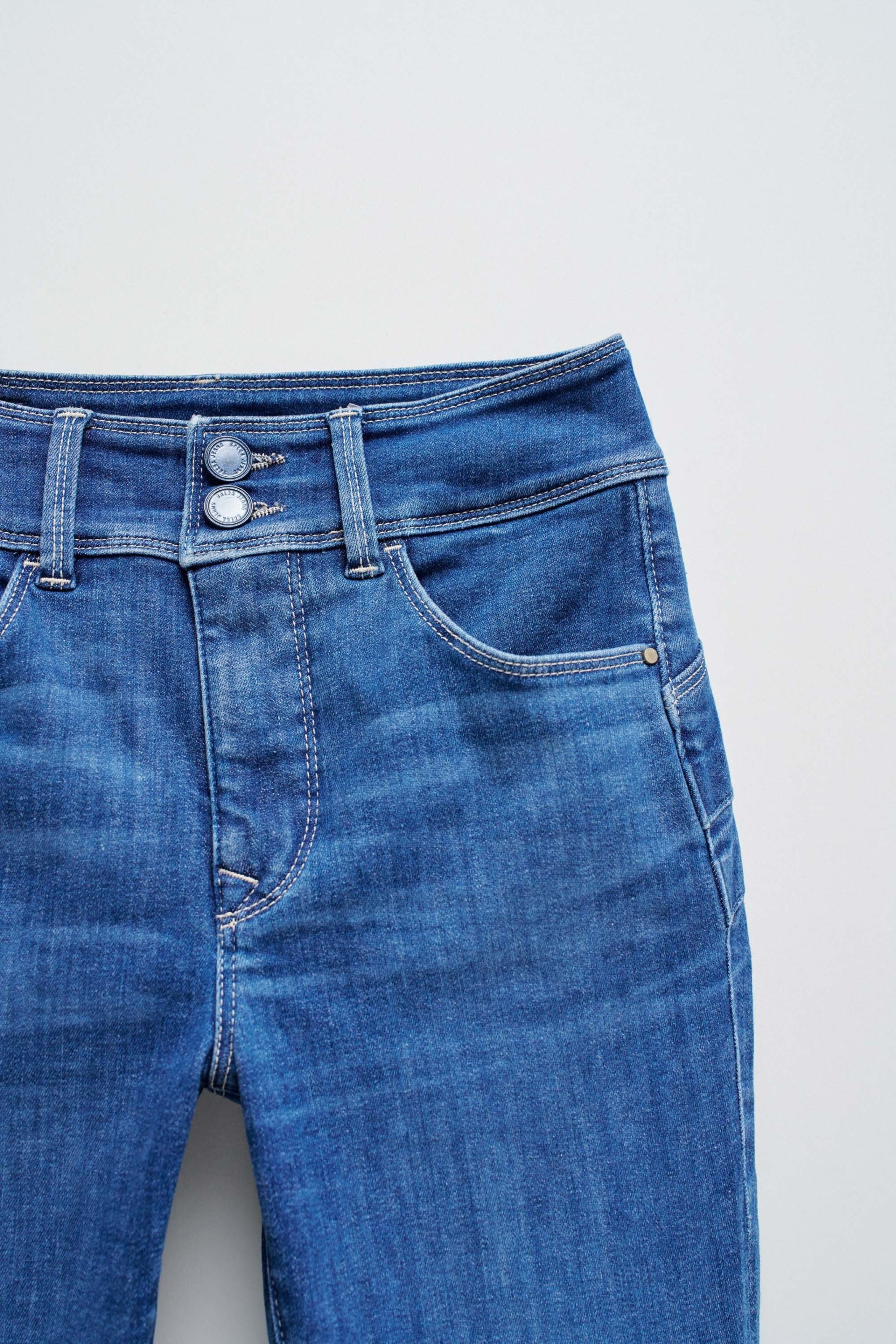 JEAN SECRET PUSH IN CROPPED SKINNY