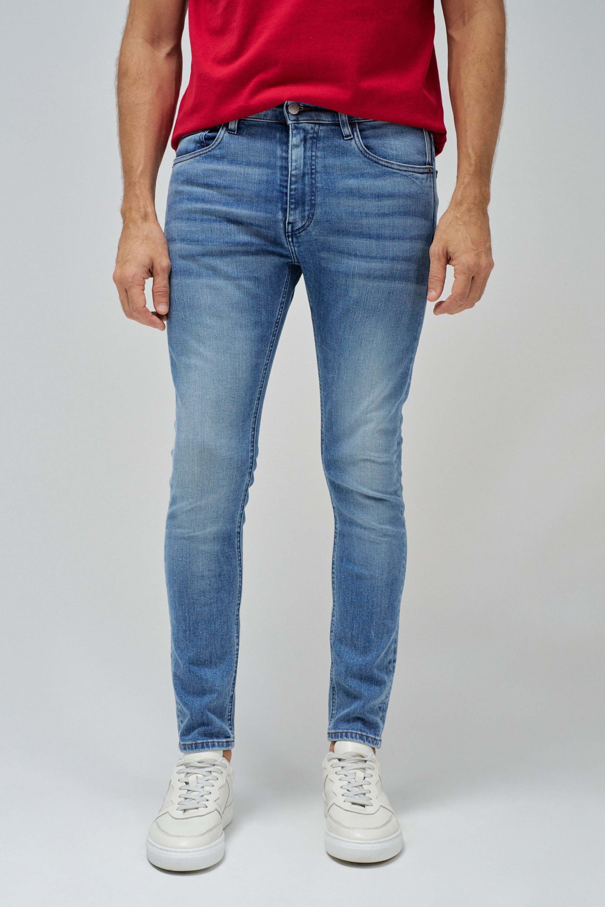 SKINNY FIT JEANS