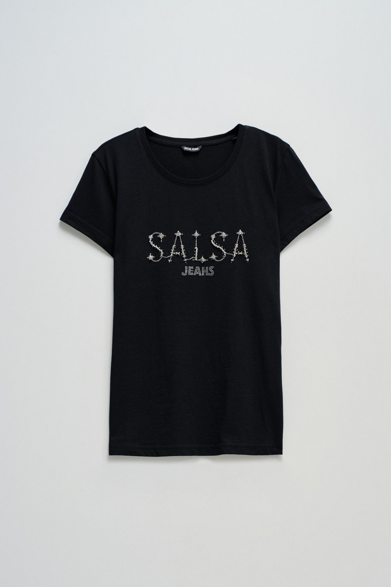 CAMISETA CON BRANDING