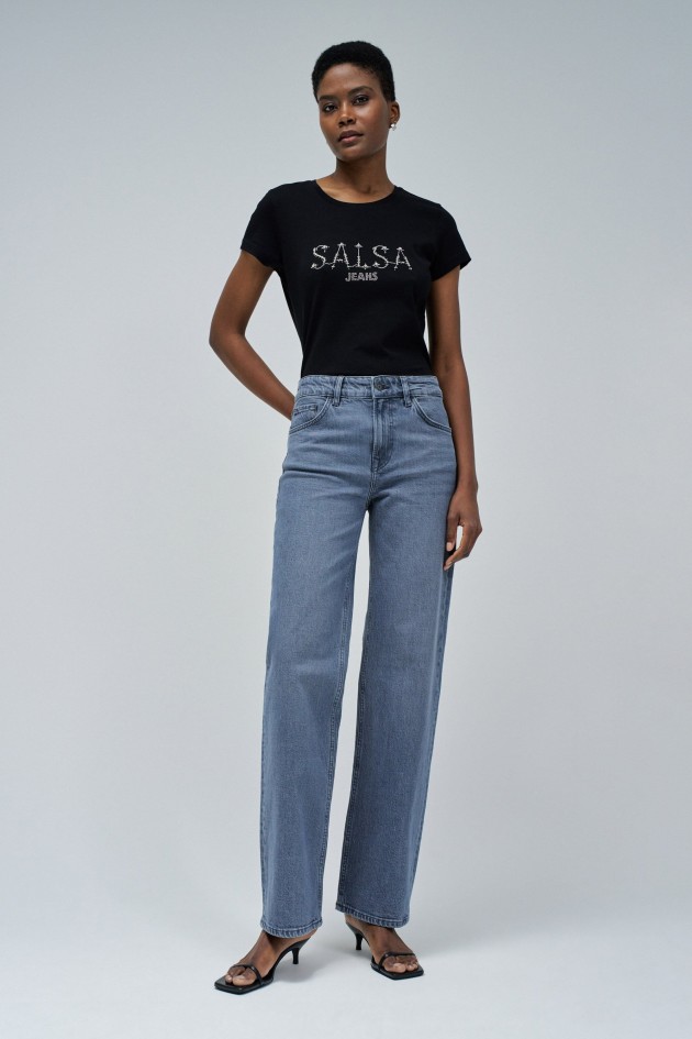 T-SHIRT MIT BRANDING