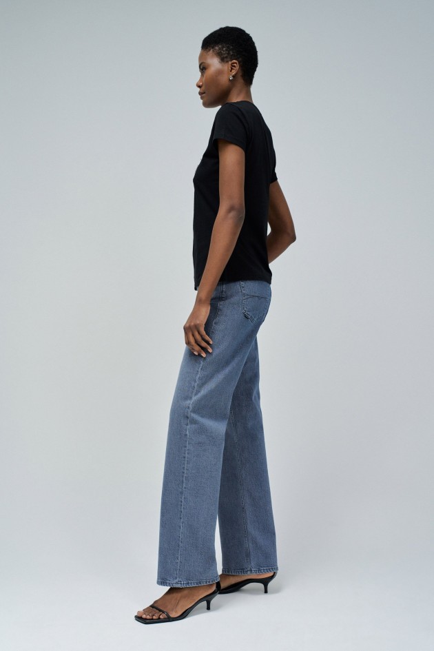 T-SHIRT MIT BRANDING