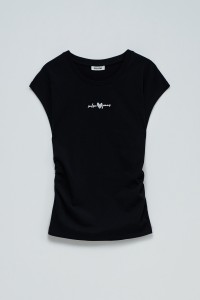 T-SHIRT COM FRANZIDO